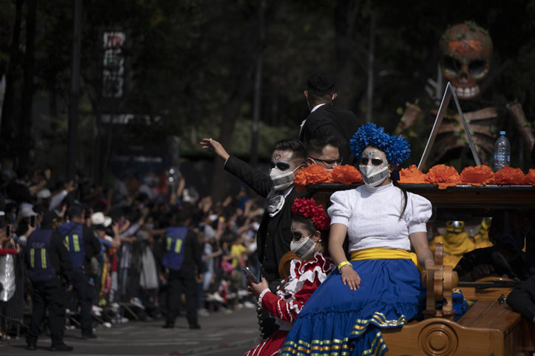 “Ngày của người chết” quay trở lại trên đường phố Mexico ảnh 7 “Ngày của người chết” quay trở lại trên đường phố Mexico -4