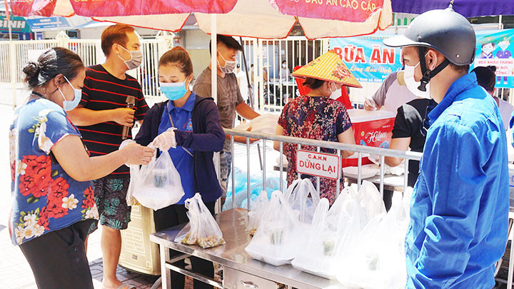 Giảm phần nào nỗi lo cơm áo hằng ngày. Những bữa cơm 0 đồng -0