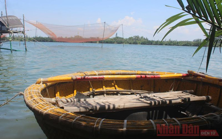 Đắm hồn trưa trên sông Thu Bồn -0