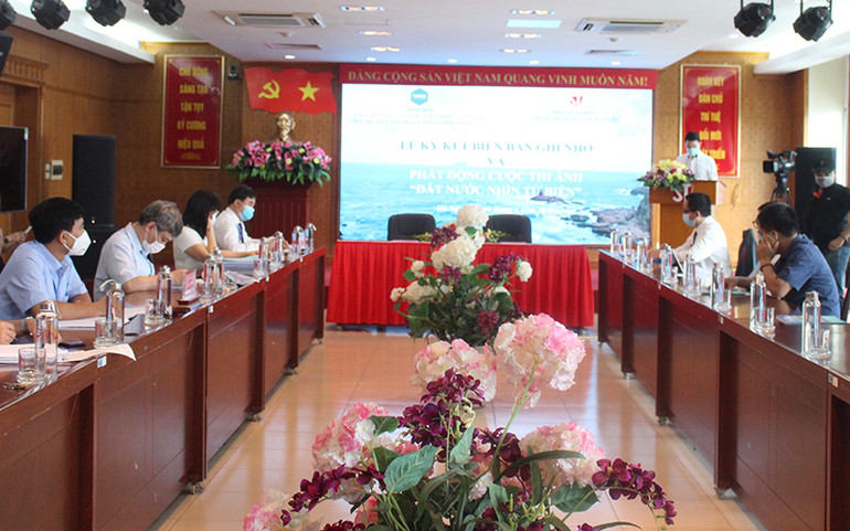 Phát động cuộc thi ảnh “Đất nước nhìn từ biển” -0