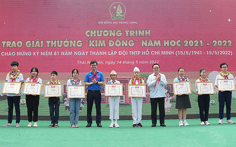 Trao Giải thưởng Kim Đồng năm học 2021-2022 tặng 118 thiếu niên, nhi đồng -0