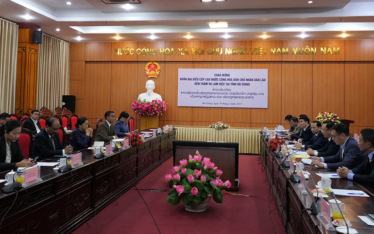 Toàn cảnh buổi làm việc. Phó Chủ tịch nước Cộng hòa Dân chủ Nhân dân Lào làm việc tại Hà Giang -0
