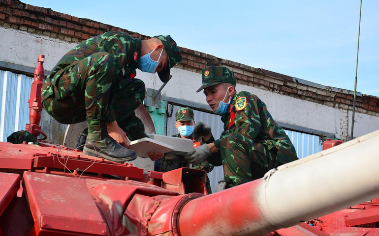 Cận cảnh 4 chiếc xe tăng màu đỏ của đội tuyển Việt Nam tại Army Games 2021 -2