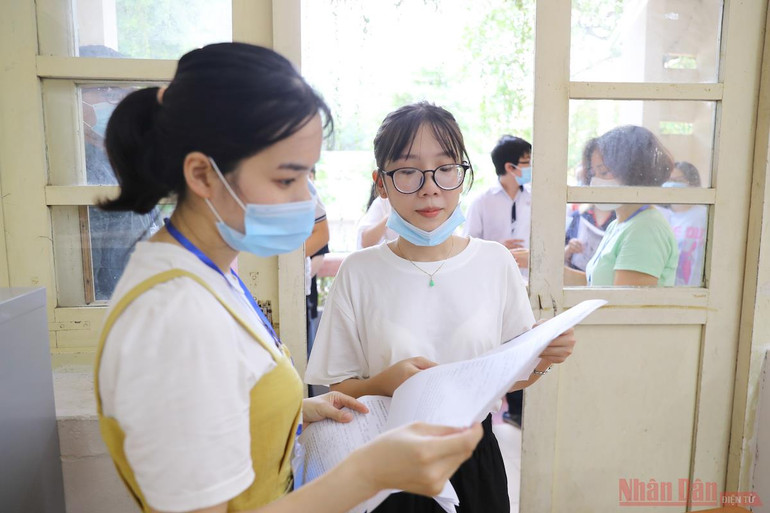 Thí sinh sẵn sàng bước vào ngày thi chính thức -0