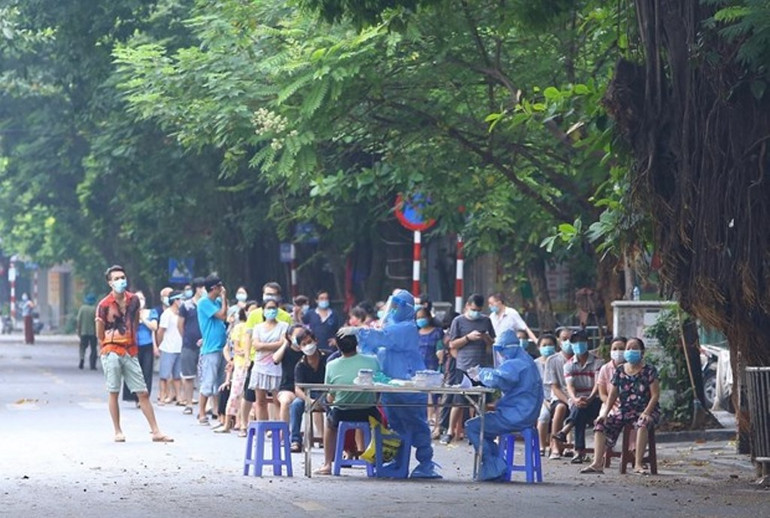 Hà Nội xét nghiệm diện rộng cho cư dân quanh Bệnh viện Việt - Đức -0