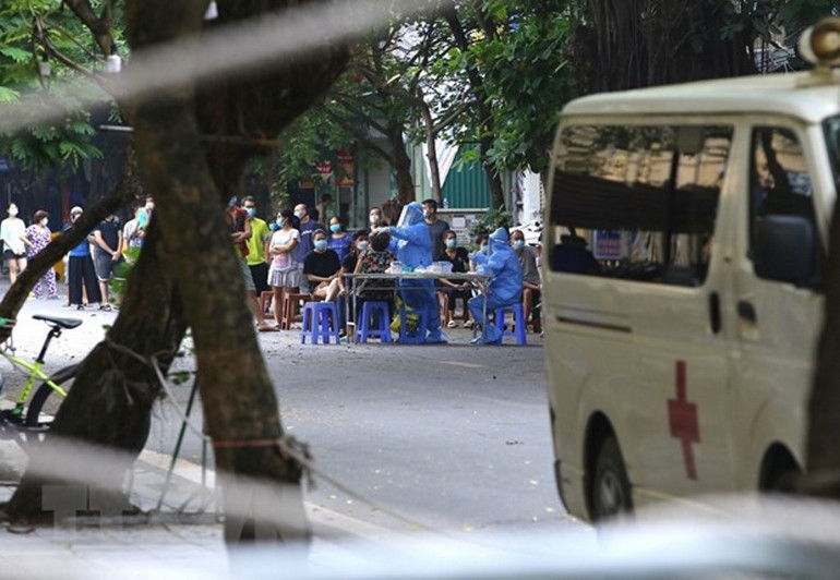 Hà Nội xét nghiệm diện rộng cho cư dân quanh Bệnh viện Việt - Đức -0