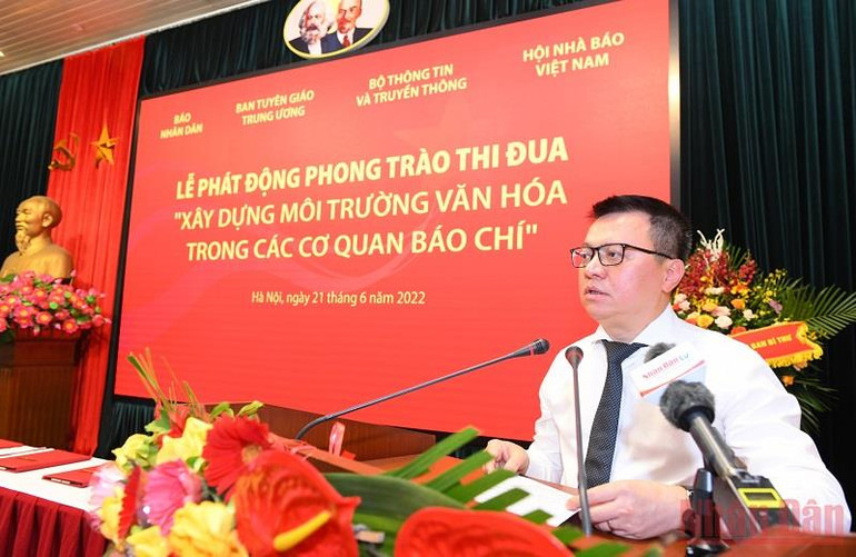 Đồng chí Lê Quốc Minh, Ủy viên Trung ương Đảng, Tổng Biên tập Báo Nhân Dân phát biểu tại buổi lễ. Phát động phong trào thi đua “Xây dựng môi trường văn hóa trong các cơ quan báo chí” -0