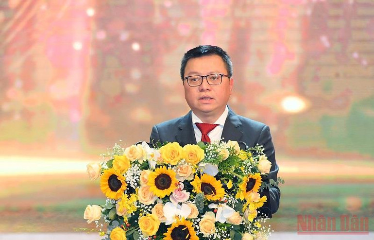 Đồng chí Lê Quốc Minh, Chủ tịch Hội đồng Giải Báo chí quốc gia phát biểu tại buổi lễ. (Ảnh: THÀNH ĐẠT) Trao giải Báo chí quốc gia lần thứ XVI - năm 2021 -0