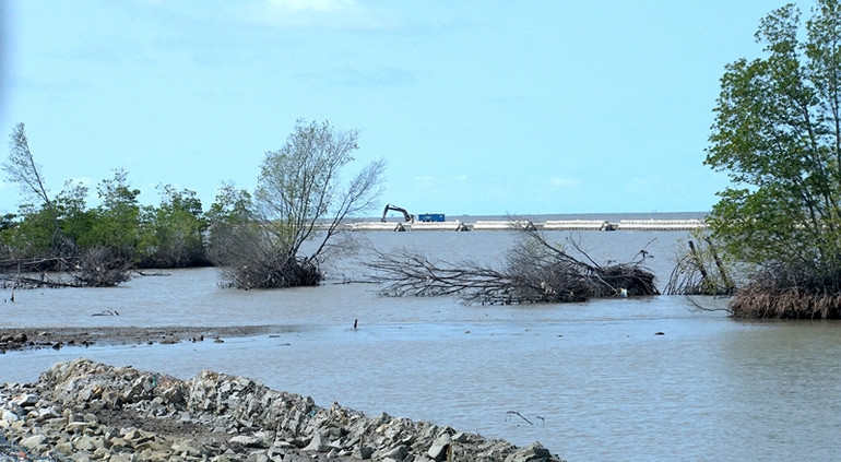 Khắc phục sạt lở đất ở vùng châu thổ Cửu Long (Bài 1) -0