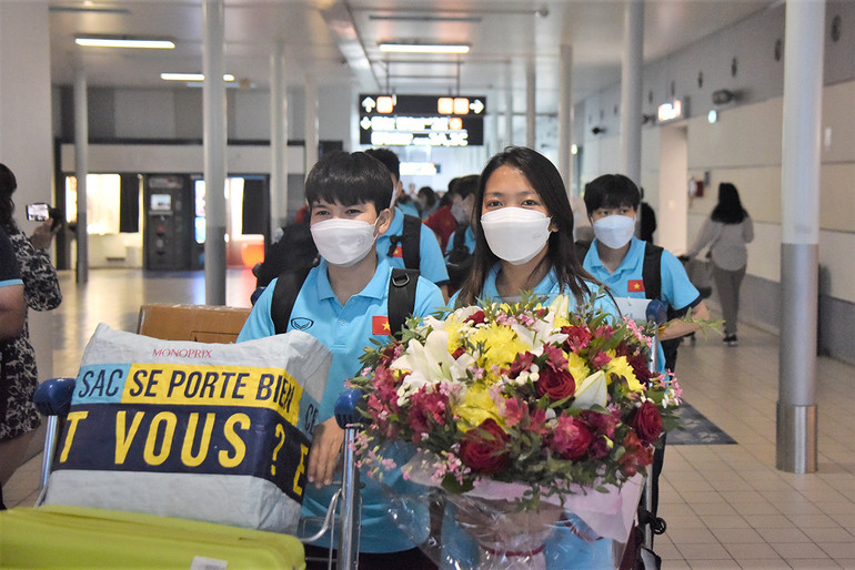"Những cô gái vàng Việt Nam" tới Pháp. Giao lưu tại Pháp với Đội tuyển bóng đá nữ quốc gia -0