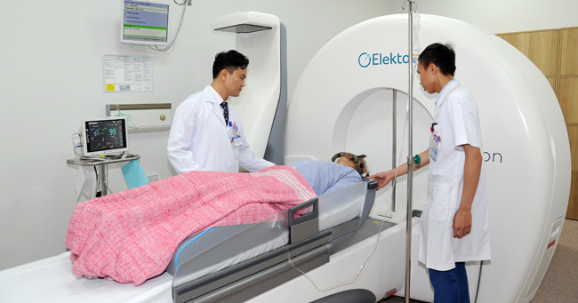 Trị bệnh “thổi giá” dịch vụ y tế -0