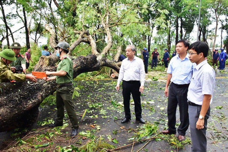 Thừa Thiên Huế: 96 người thương vong, hàng nghìn ngôi nhà sập và tốc mái -0