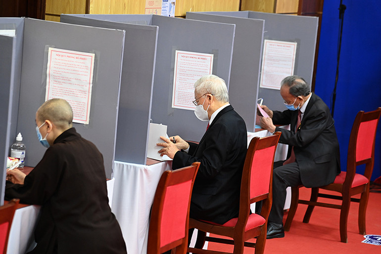 Tổng Bí thư Nguyễn Phú Trọng bỏ phiếu tại quận Hai Bà Trưng, TP Hà Nội -0