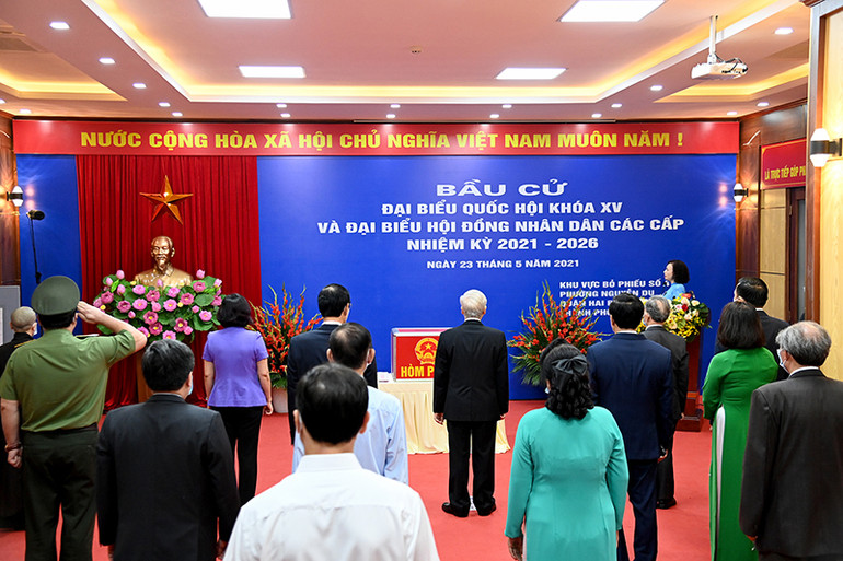 Tổng Bí thư Nguyễn Phú Trọng bỏ phiếu tại quận Hai Bà Trưng, TP Hà Nội -0