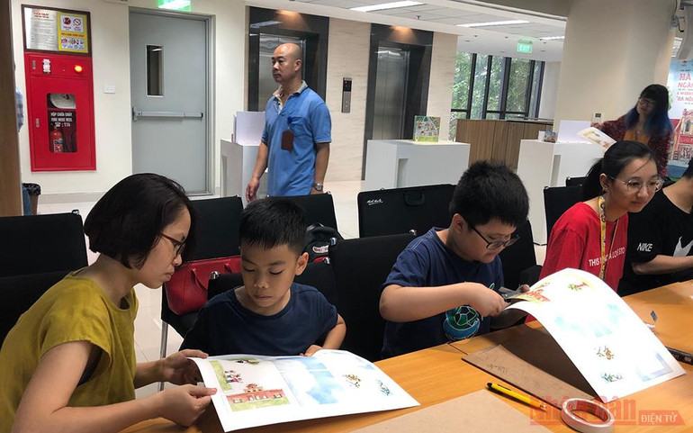 Độc đáo sách pop-up đầu tiên về Hà Nội -0
