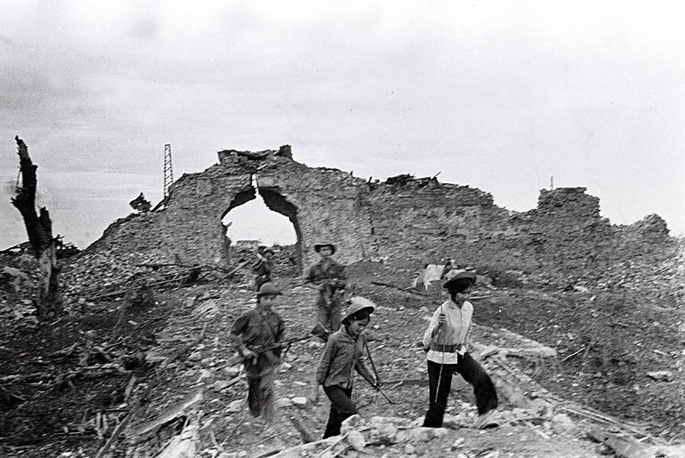 Các chiến sĩ cùng bức Thành cổ trụ vững 81 ngày đêm dưới mưa bom, năm 1972. Đất thép Quảng Trị qua hồi ức phóng viên chiến trường (tiếp theo) -0