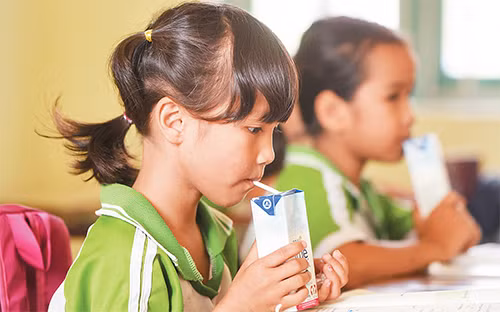 Cuộc sống như mơ của những “cô bò hạnh phúc” -0