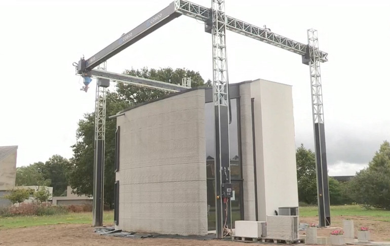 Máy in 3D lớn nhất châu Âu “đúc” nhà hai tầng -0