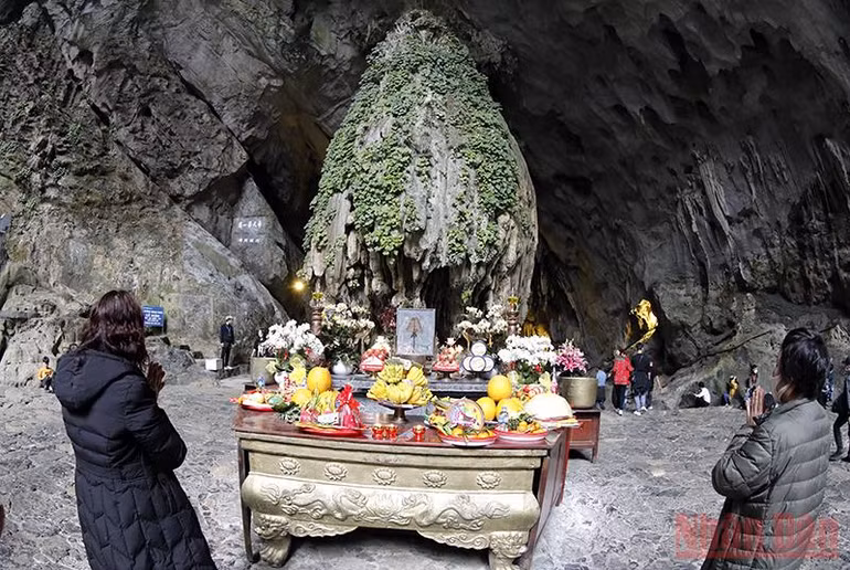 Chùa Hương trước ngày đón khách chính thức -3