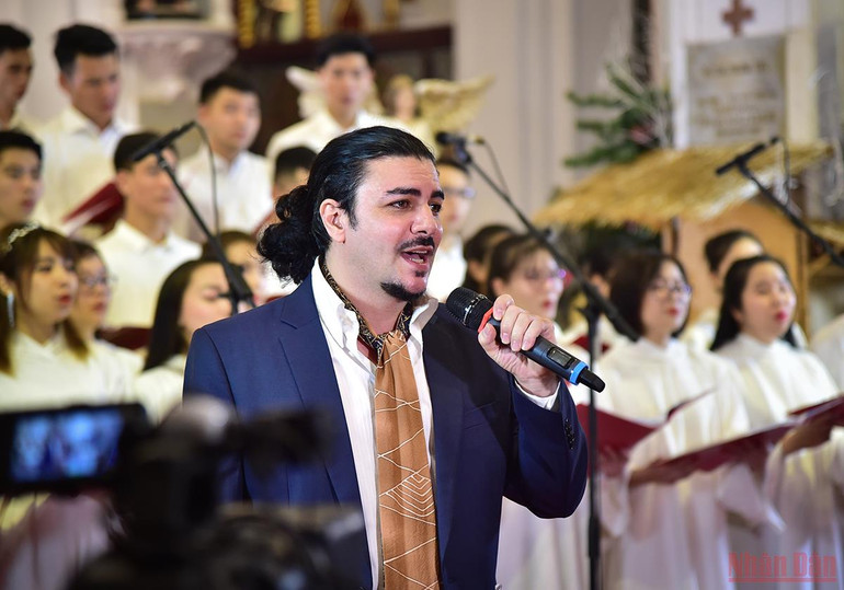 Một mùa Giáng sinh đặc biệt của 2 thành phố lớn Hà Nội và thành phố Hồ Chí Minh -0