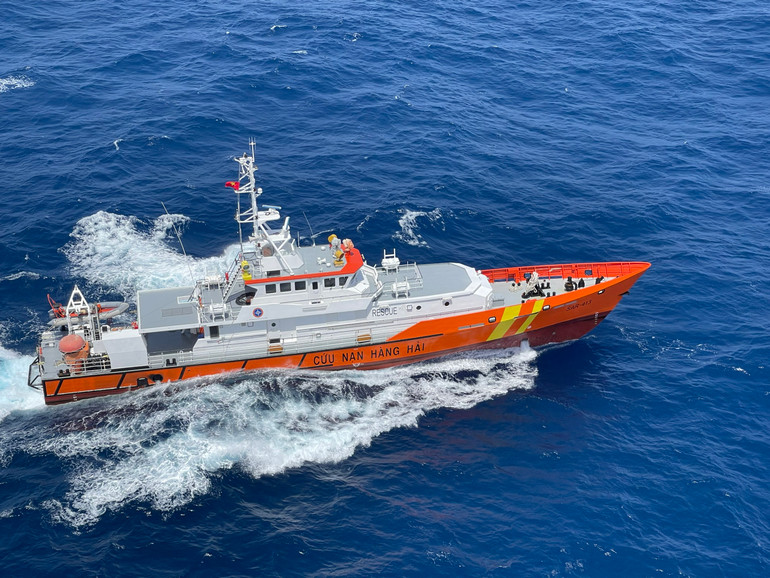 Phát hiện nhiều vật thể trôi nổi nghi của tàu VANDON ACE gặp nạn -0