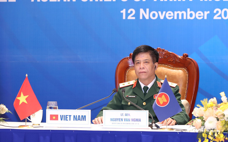 Trung tướng Nguyễn Văn Nghĩa tham dự Hội nghị Tư lệnh Lục quân các nước ASEAN lần thứ 22 tại điểm cầu Hà Nội. (Ảnh: Trọng Đức) Hợp tác quân sự - quốc phòng ASEAN góp phần duy trì hòa bình, ổn định và phát triển tại khu vực -0