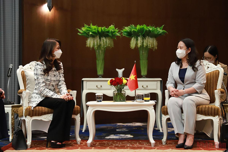 Phó Chủ tịch nước tiếp Chủ tịch kiêm Giám đốc điều hành Tập đoàn WHA Khun Jareeporn Jarukornsakul. Phó Chủ tịch nước Võ Thị Ánh Xuân hội kiến Thủ tướng Thái Lan Prayut Chan-o-cha -0