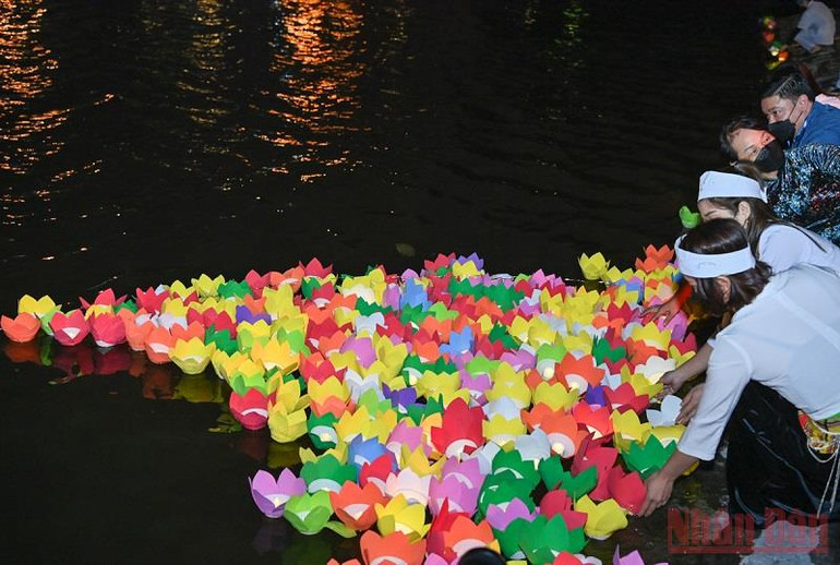 Hoạt động tưởng niệm diễn ra tại nhiều địa điểm -0