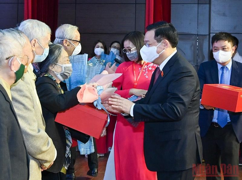 Xây dựng nền y học tiên tiến gắn với nhu cầu thực tế của nhân dân -0