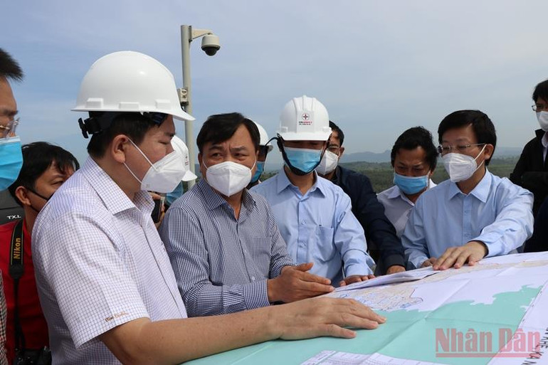 Cần xem lại quy trình vận hành xả lũ liên hồ chứa dọc sông Ba -0