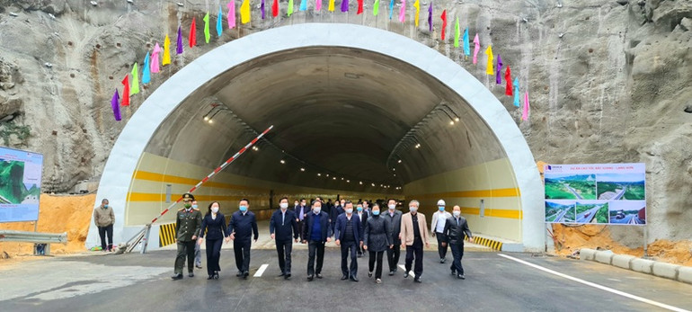 Quảng Ninh đưa vào sử dụng 2 công trình giao thông trọng điểm -0