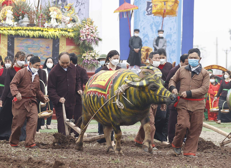 Chủ tịch nước Nguyễn Xuân Phúc dự Lễ hội Tịch điền Đọi Sơn năm 2022 -0