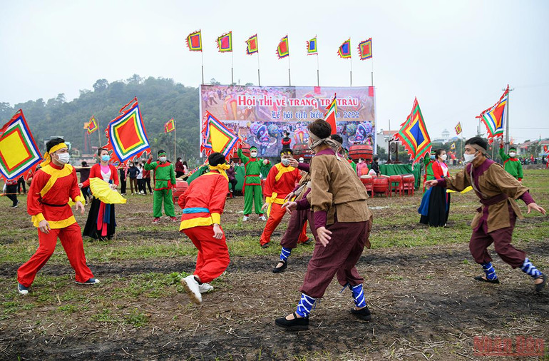 Chủ tịch nước Nguyễn Xuân Phúc xuống đồng cày ruộng tại Lễ Tịch điền Đọi Sơn -0