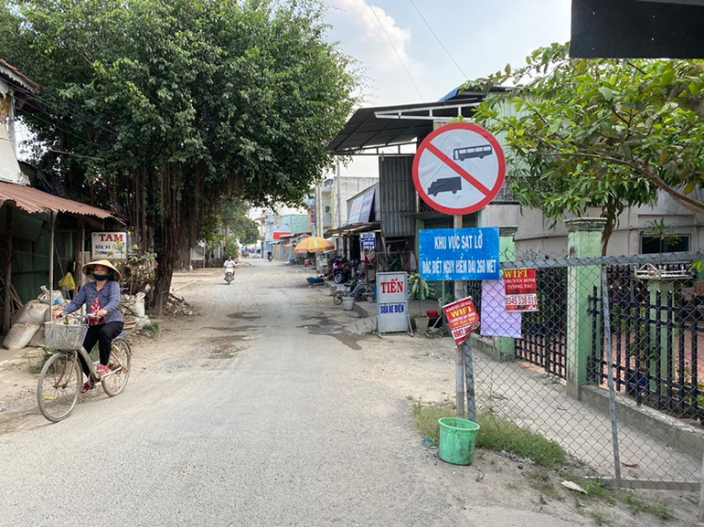 Xây nhà nuôi chim yến trong khu sạt lở sông Vàm Nao! -0