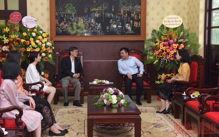 Đoàn công tác các Bộ, ban, ngành, đơn vị thăm, chúc mừng Báo Nhân Dân -0