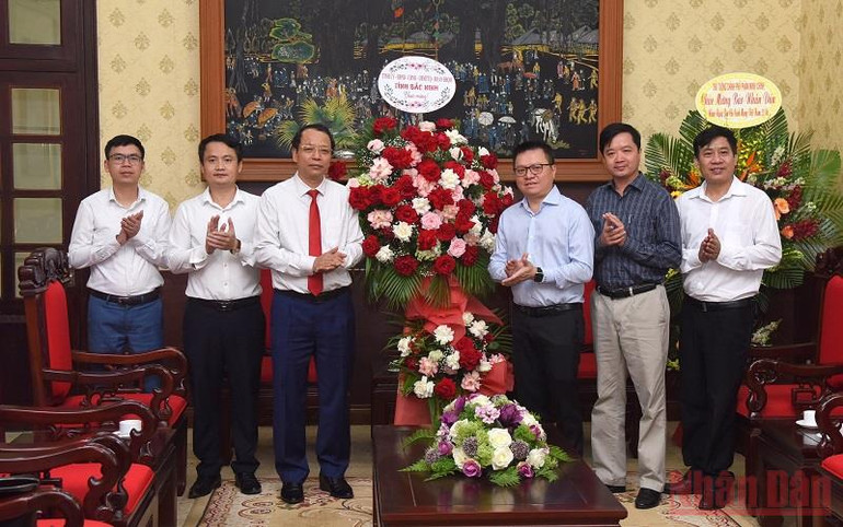 Đoàn công tác các Bộ, ban, ngành, đơn vị thăm, chúc mừng Báo Nhân Dân -0