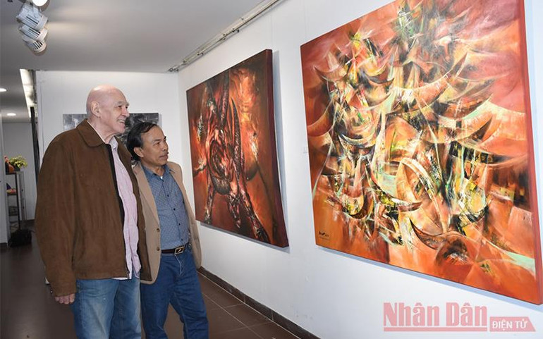 Hình ảnh trâu độc đáo trong triển lãm “Nghiệp” -0