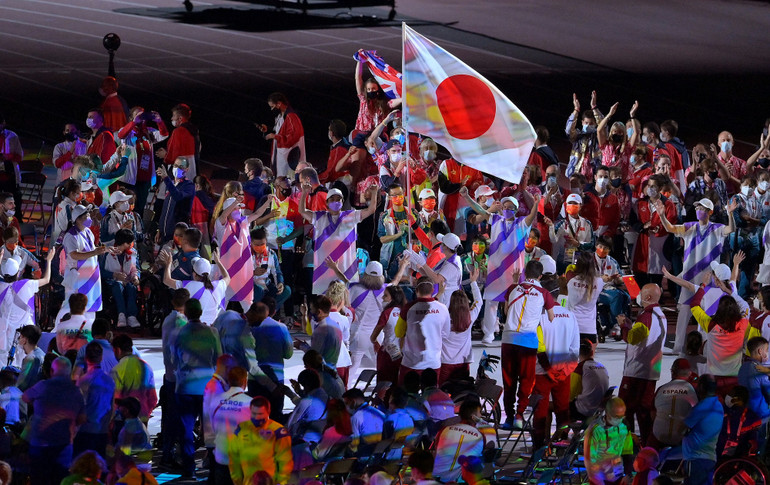 Rực rỡ sắc màu lễ bế mạc Paralympic Tokyo 2020 -0
