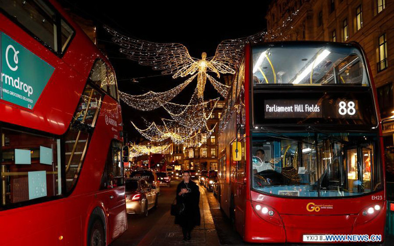 Châu Âu kêu gọi thắt chặt biện pháp chống Covid-19 mùa du lịch cuối năm -0