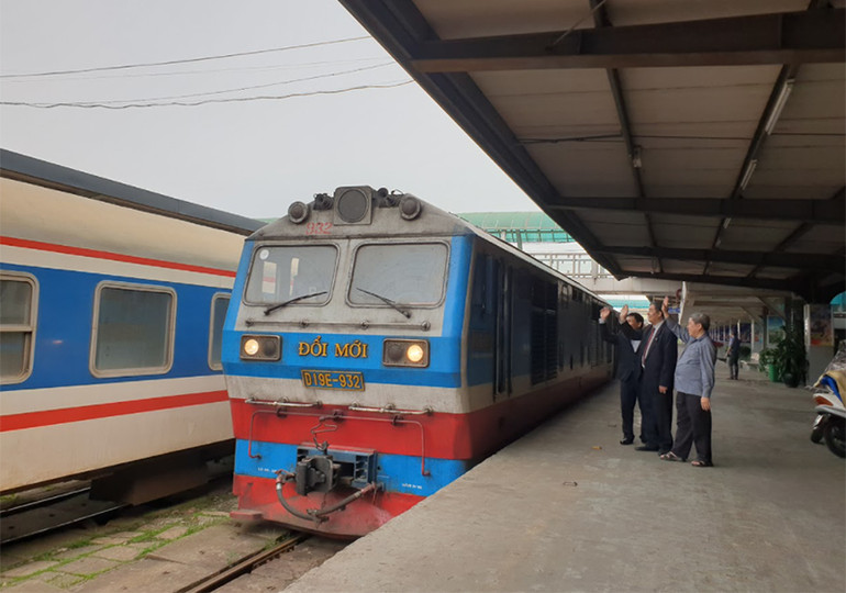 Đường tàu khát vọng “đi suốt bốn mùa Xuân” -0