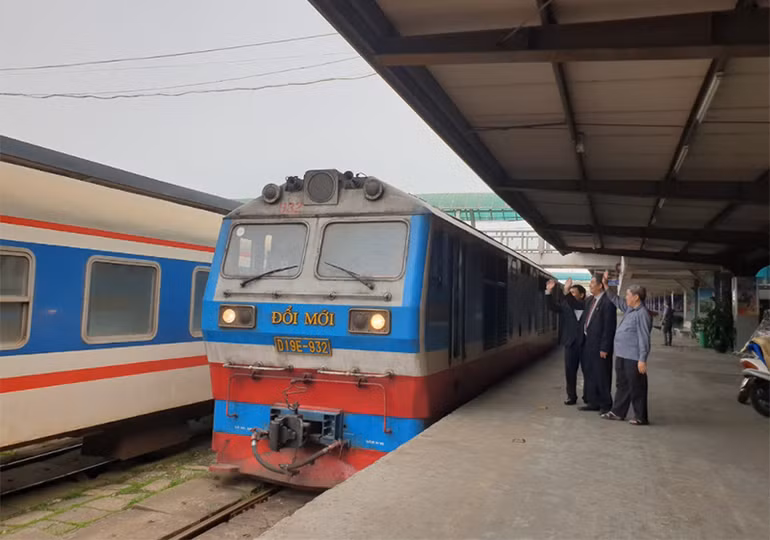 Đường tàu khát vọng “đi suốt bốn mùa Xuân” -0