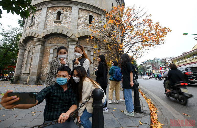 Hà Nội đẹp nao lòng mùa lá rụng tháng 3 -0