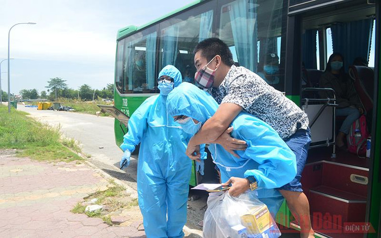 Quảng Ngãi đón 341 người dân trở về từ tâm dịch Đà Nẵng -0