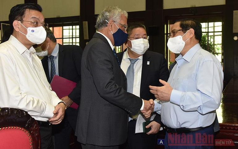 Quyết tâm trên dưới một lòng, thực hiện thành công Chiến dịch tiêm chủng vaccine phòng Covid-19 toàn quốc -0