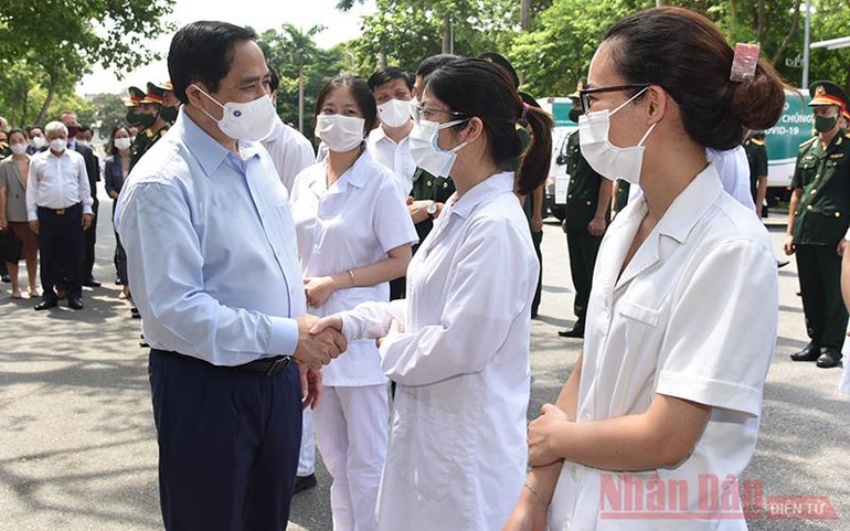 Quyết tâm trên dưới một lòng, thực hiện thành công Chiến dịch tiêm chủng vaccine phòng Covid-19 toàn quốc -0