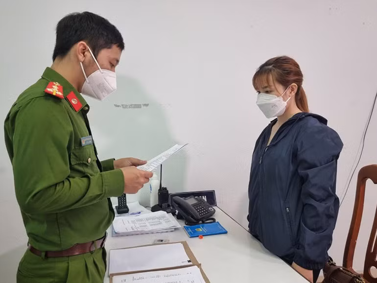 Mua bán trái phép tài khoản ngân hàng thu lợi bất chính -0