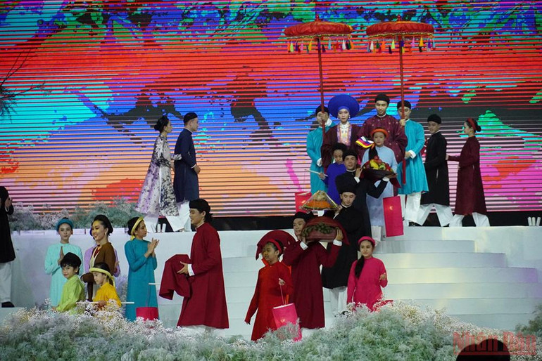 Khai mạc Lễ hội Áo dài Thành phố Hồ Chí Minh lần thứ 8 -2