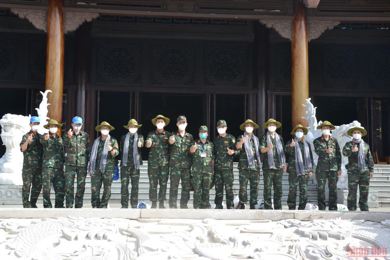 Lực lượng tuyến đầu chụp hình lưu niệm tại Khu truyền thống Cách mạng Sài Gòn - Chợ Lớn - Gia Định. Về vùng đất thép Củ Chi -0