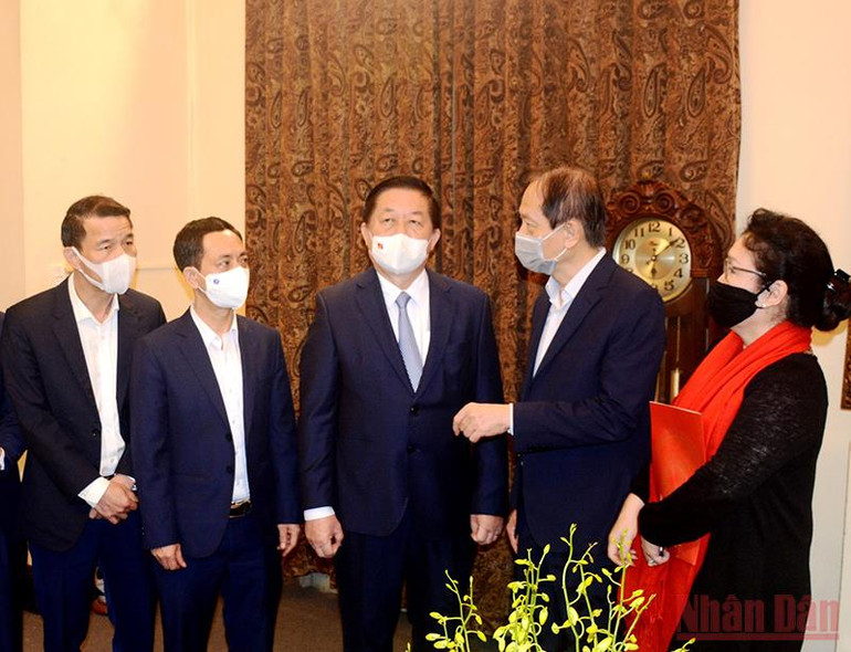 Đồng chí Nguyễn Trọng Nghĩa chúc Tết gia đình các đồng chí nguyên lãnh đạo Đảng, Nhà nước -0