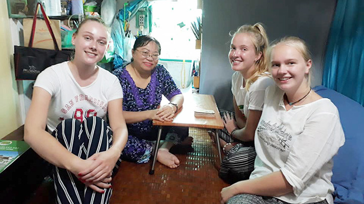 Một người khuyết tật làm nhiều việc thiện -0